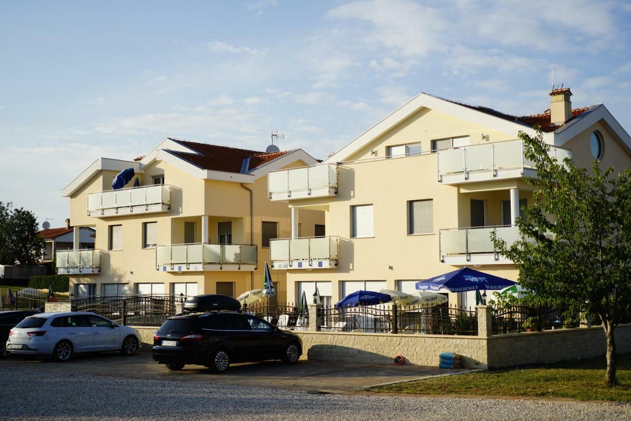 Funtana Appartements An Der 1 Reihe Vom Meer Eksteriør billede